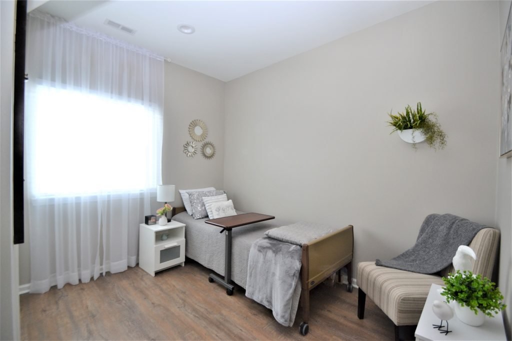 Hillcrest Manor | Assisted Living & Memory Care in Livonia, MI photo 2