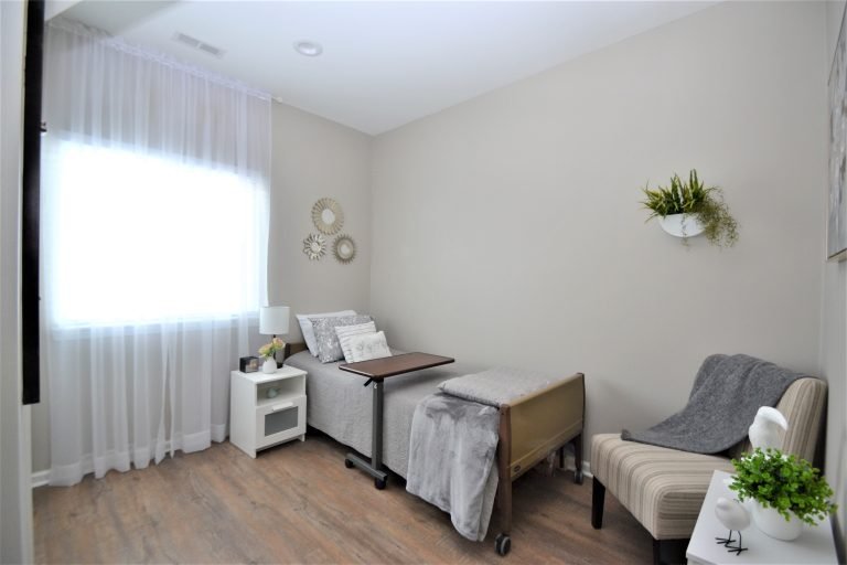 Hillcrest Manor | Assisted Living & Memory Care in Livonia, MI gallery photo 2