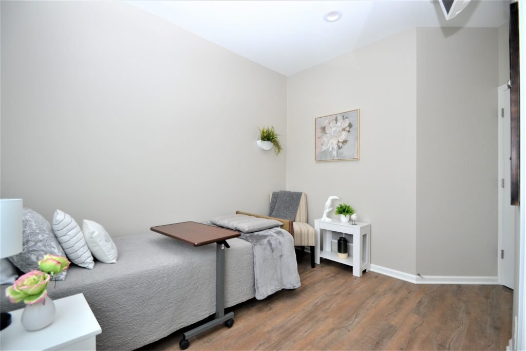 Hillcrest Manor | Assisted Living & Memory Care in Livonia, MI photo 3